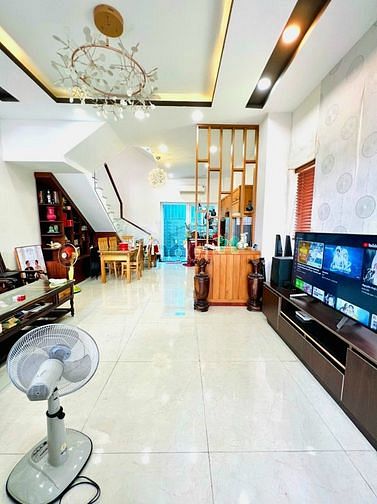 Hình ảnh Cho Thuê Nhà Phố Khang Điền Quận 9- Khu Compound an ninh chỉ 13tr/th