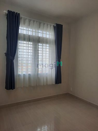 Hình ảnh Chung cư 312 Lạc Long Quân, 64m2, 2 phòng ngủ, có nội thất giá 8.5TR