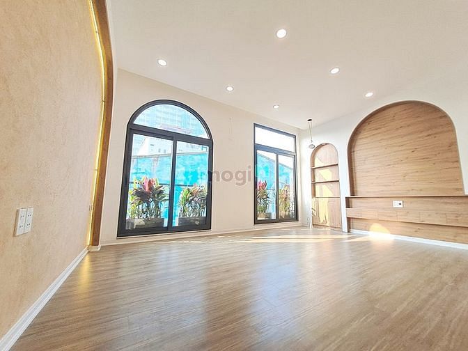 Hình ảnh Ngay sát mặt phố Láng 50x8 Tầng thiết kế đặc sắc, thang máy 9.95 Tỷ