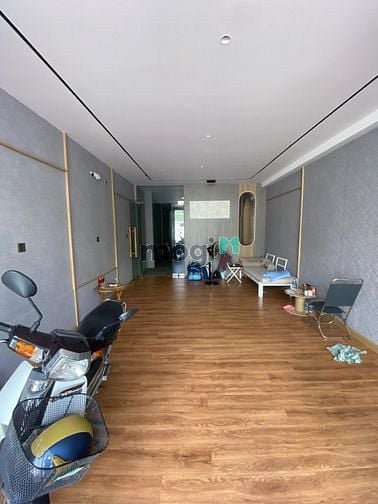 Hình ảnh Cho Thuê Nhà MT Đường Ba Vì Q10_ Vị trí đẹp