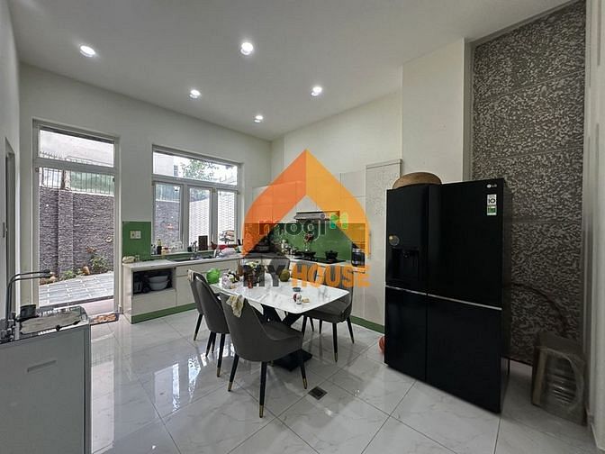 Hình ảnh 🏡🏡🏡VILLA thoáng mát tại THẢO ĐIỀN chưa bao giờ hết HOTTTTTTT🏡🏡🏡