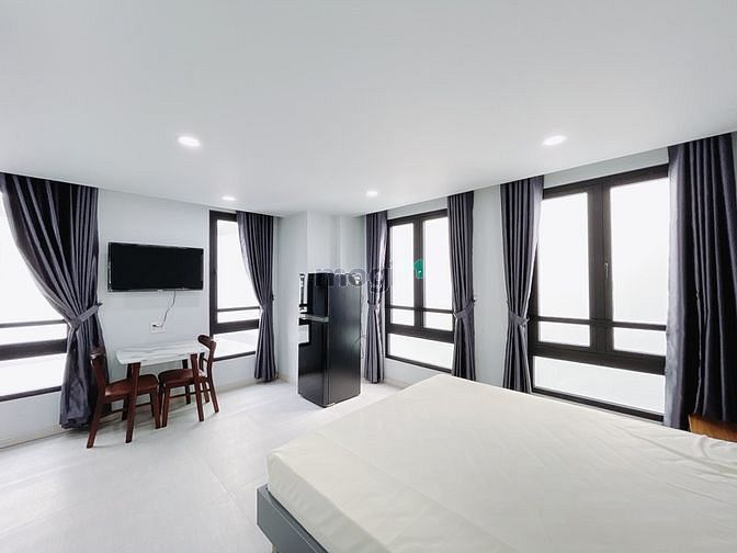 Hình ảnh CHDV full nội thất mới 2 máy lạnh cửa sổ thoáng mát ngay sát sân bay