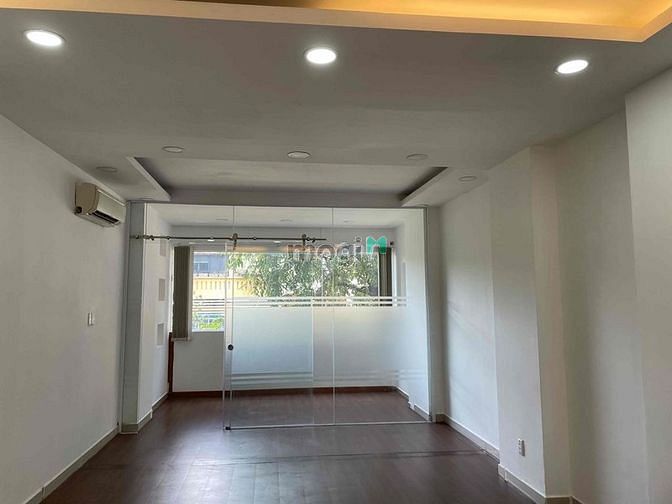 Hình ảnh Cho Thuê Nhà MT Đường Phạm Ngọc Thạnh Q3_ Vị trí đẹp