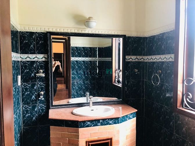 Hình ảnh Cho thuê BT hồ bơi 600m2 Thảo Điền Q2. 19x32m.73tr