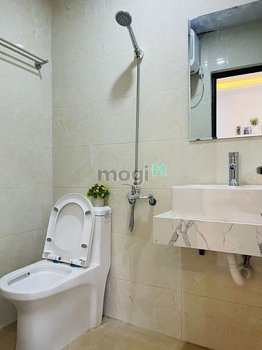Hình ảnh Ngã Tư Sở Mới Tinh Full Đồ Ban Công Thang Máy Giá Tốt