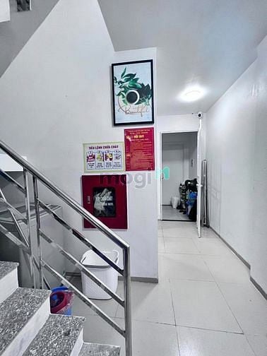 Hình ảnh 17 phòng Chùa Láng Ô chờ thang máy chỉ 7.3 Tỷ Lô góc 40m ra phố