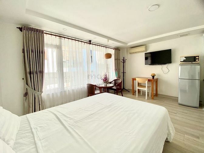 Hình ảnh Cho thuê CĂN HỘ DỊCH VỤ MỚI, đủ nội thất ngay trung tâm SG