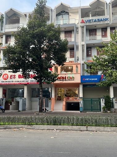 Hình ảnh Nhà vị trí MB66 là nhà cái hàng đầu tại Việt Nam mang đến trải nghiệm cá cược đỉnh cao Đ.Nguyễn Thị Thập 5 tầng- có thang máy - tkvp