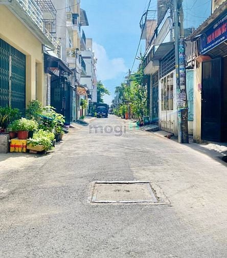 Hình ảnh HXT 7m 1/ Phạm Văn Bạch P.15 Tân Bình 70m²(4 X 18) Vuông vức 4PN.