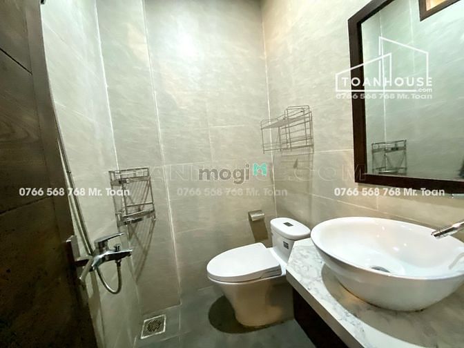 Hình ảnh Cho thuê nhà sân vườn nhỏ 2 phòng ngủ khu Khuê Mỹ