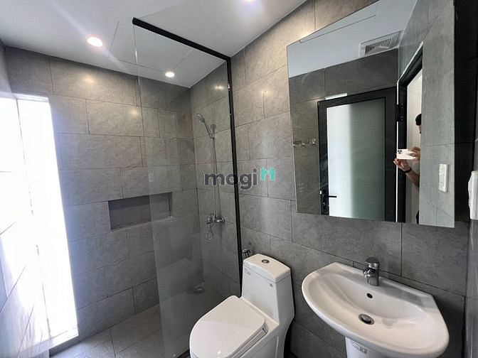 Hình ảnh ban công lớn ở giga mall đầy đủ nội thất