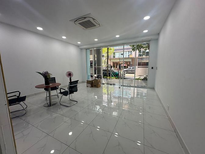 Hình ảnh Cho thuê sàn văn phòng sala tầng trệt giá chỉ 34 triệu/ tháng