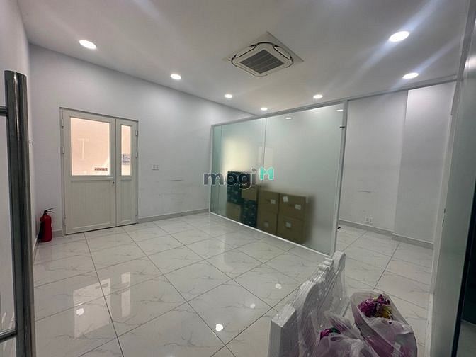 Hình ảnh Cho thuê sàn văn phòng sala tầng trệt giá chỉ 34 triệu/ tháng