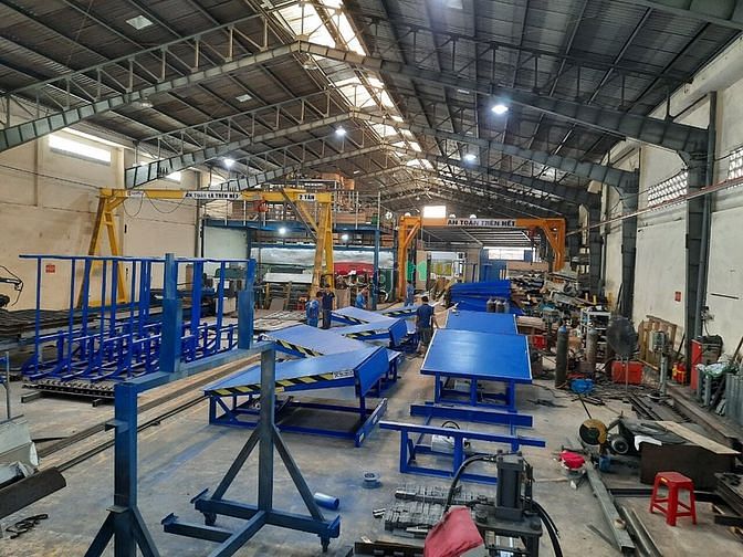Hình ảnh Cho thuê kho 2000m2 mặt tiền đường QL1A, Tân Thới Nhất, Quận 12