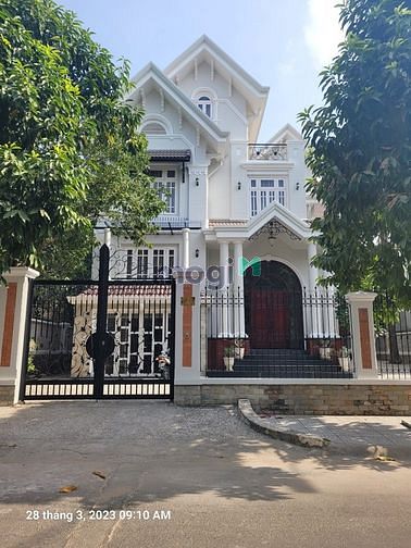 Hình ảnh Cho thuê villa sân vườn 475m2 5 phòng ngủ, compound Thảo điền, quan 2