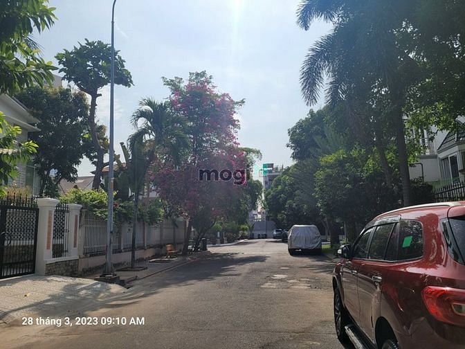Hình ảnh Cho thuê villa sân vườn 475m2 5 phòng ngủ, compound Thảo điền, quan 2