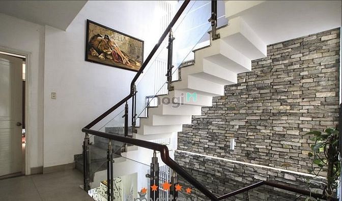 Hình ảnh Phòng cao cấp khu vực biệt thự Q2 gần Sala