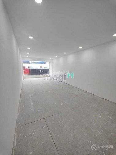 Hình ảnh Trần Hưng Đạo Quận 1, dt 4x30m, trệt + lửng, giá 50tr