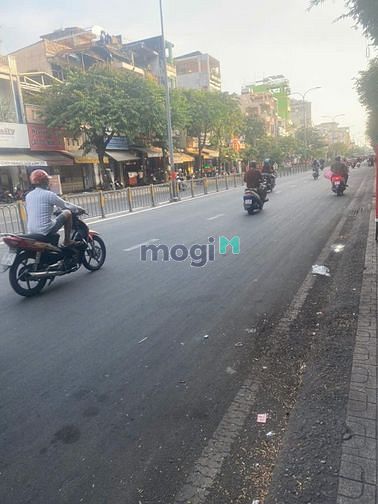 Hình ảnh Mặt tiền Minh Phụng - Hàn Hải Nguyên. Q11, 4.5x14m, 4PN, 3WC, 3 tầng