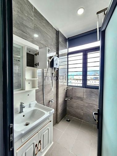 Hình ảnh CHDV dạng Duplex, Studio giáp sát Q4 , gần ĐH NTT
