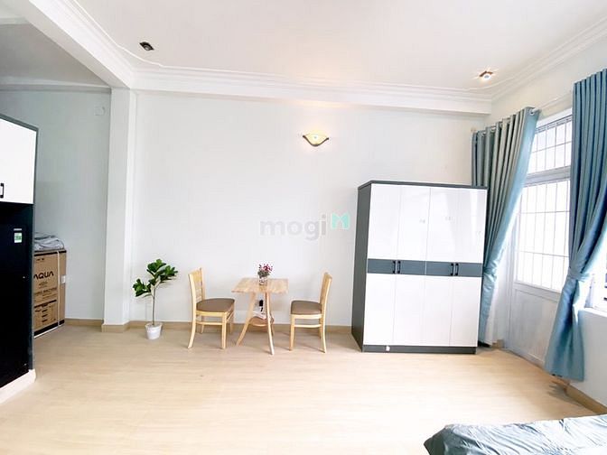 Hình ảnh Studio siêu rộng, full nội thất. Ngay CV Lê Văn Tám Q1