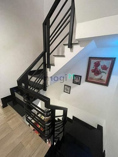 Hình ảnh Bán nhà 3 tầng 48m2 đã hoàn công, 1 sẹc ra MT Phạm Văn Bạch Tân Bình
