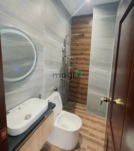 Hình ảnh Siêu biệt thự 4 tầng có 6 tỷ x hà huy giáp quận 12 tphcm