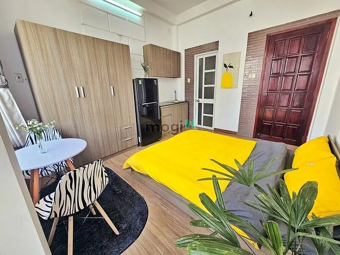 Hình ảnh Cho Thuê Căn Hộ Dịch Vụ Mới 100% - Ban Công, Cửa sổ - Sân bay