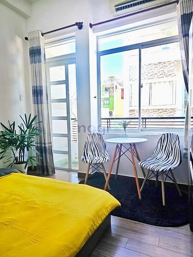 Hình ảnh Cho Thuê Căn Hộ Dịch Vụ Mới 100% - Ban Công, Cửa sổ - Sân bay