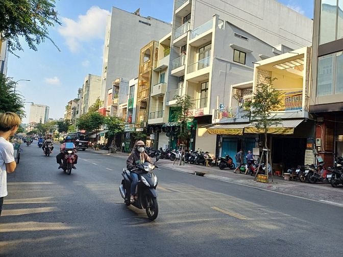 Hình ảnh (54TR) Nhà MT - 320m2 DTSD - đường Nguyễn Trường Tộ - Quận 4