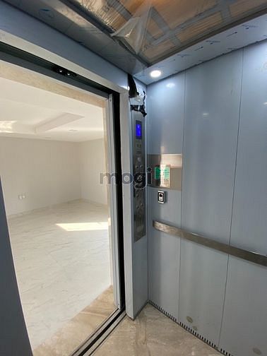 Hình ảnh Mặt Tiền - HimLam - Ngang : 7.5m / tầng suốt /có thang máy - PCCC