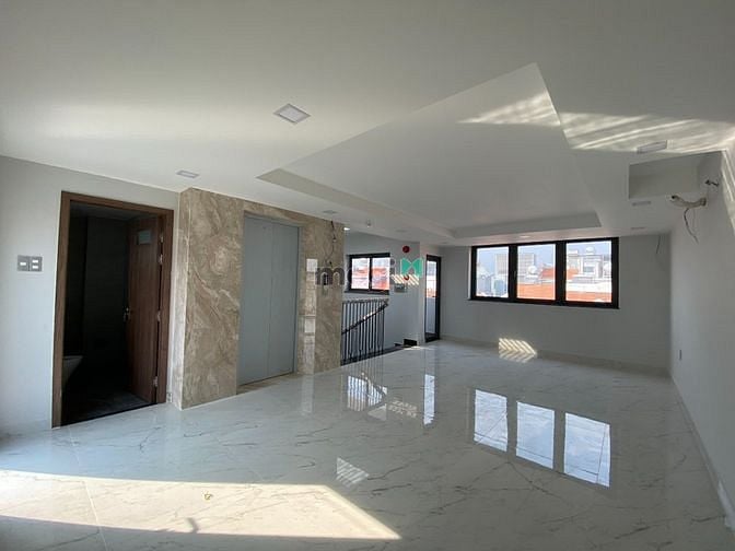 Hình ảnh Mặt Tiền - HimLam - Ngang : 7.5m / tầng suốt /có thang máy - PCCC