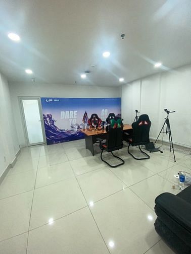 Hình ảnh Tòa Nhà - Bến Vân Đồn / 1.320m² Sử Dụng ( Thang máy + PCCC đầy đủ )