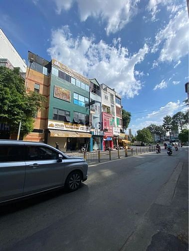 Hình ảnh 45 Út Tịch - Ngang : 10m / 326m² Sàn ( Sàn Suốt )