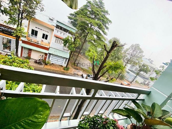 Hình ảnh Nhà Mặt Tiền D2 Lê Văn Việt Quận 9