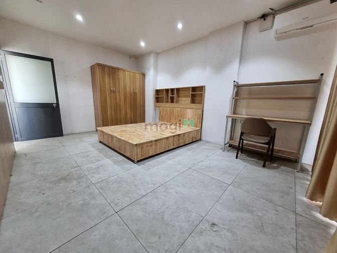 Hình ảnh Penhouse 1PN 70m2 Ban Công Máy Giặc Riêng Đường Lê Văn Sỹ