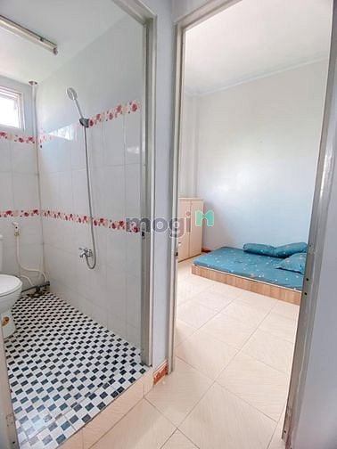 Hình ảnh Phòng ban công 160 Nguyễn Văn Quỳ, giá 3tr5
