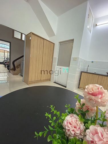 Hình ảnh Căn Hộ Quận 10 - Tách Bếp riêng Thoáng Mát - Đường Cách Mạng Tháng 8