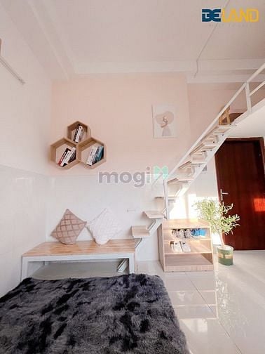 Hình ảnh Duplex cửa sổ lớn ngay Ngã Tư Hàng Xanh