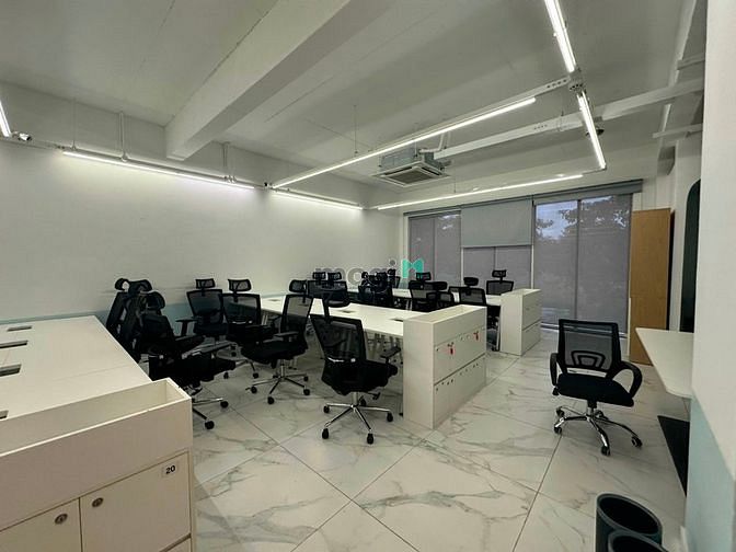 Hình ảnh Văn phòng sala cặp shophouse lơn 10.000$.
