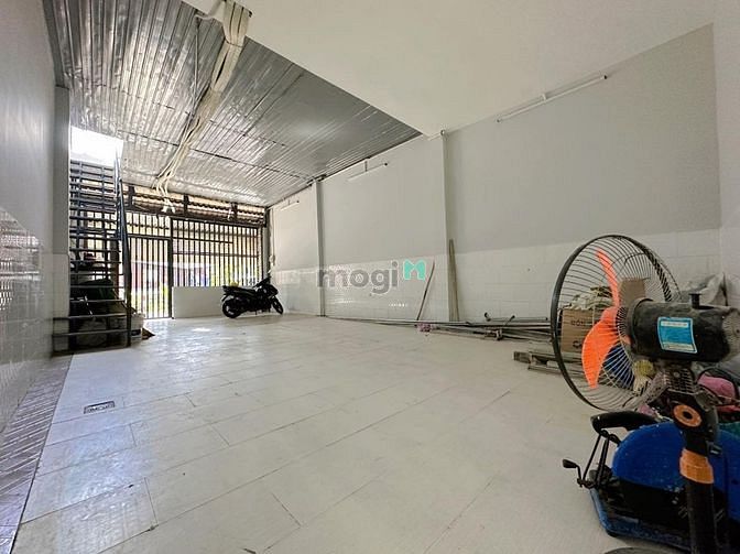 Hình ảnh Phòng 20m2, mới xây gần ĐH Văn Lang cs3, có máy lạnh, có gác