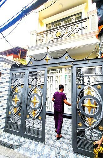 Hình ảnh 12tr  : 2Pn 3wc, 2 lầu, sân thượng,  756/79 Đoàn Văn Bơ,