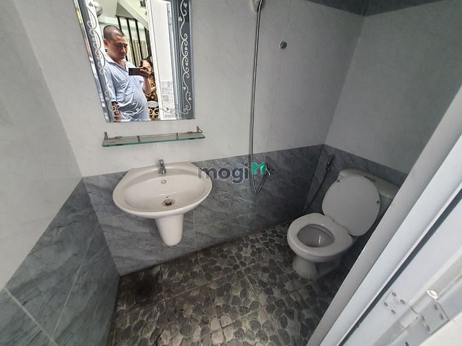 Hình ảnh 12tr  : 2Pn 3wc, 2 lầu, sân thượng,  756/79 Đoàn Văn Bơ,