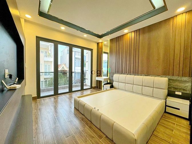 Hình ảnh Nhà 3 Lầu có thang máy cạnh trung tâm quận 7 giá chỉ 17 Tỷ
