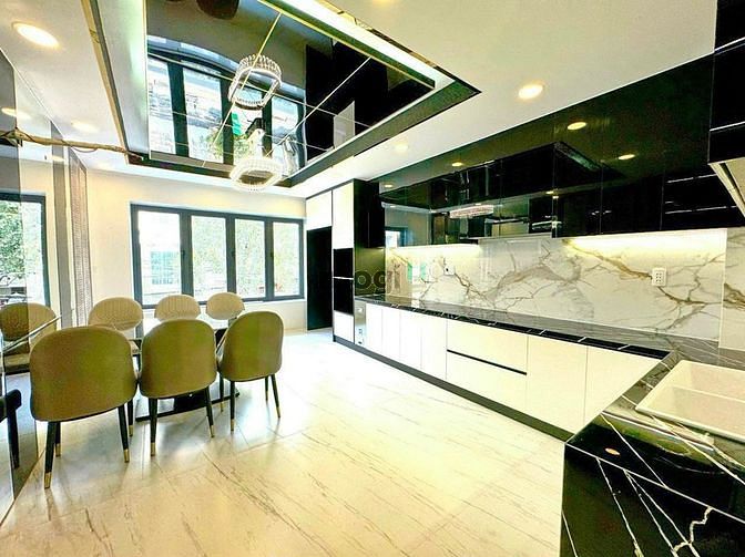 Hình ảnh Nhà 3 Lầu có thang máy cạnh trung tâm quận 7 giá chỉ 17 Tỷ