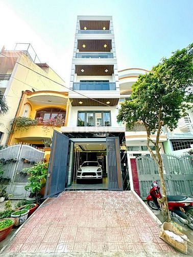 Hình ảnh Nhà 3 Lầu có thang máy cạnh trung tâm quận 7 giá chỉ 17 Tỷ