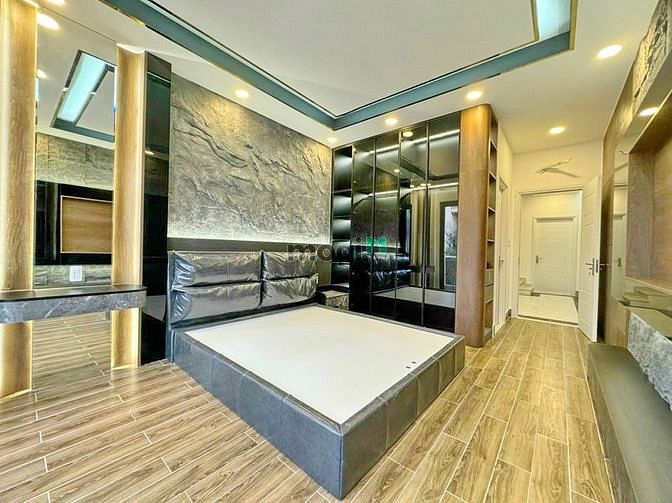 Hình ảnh Nhà 3 Lầu có thang máy cạnh trung tâm quận 7 giá chỉ 17 Tỷ