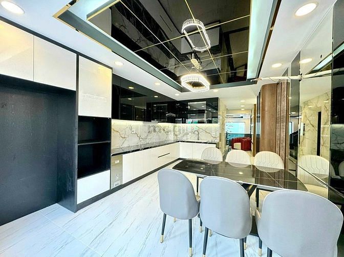 Hình ảnh Nhà 3 Lầu có thang máy cạnh trung tâm quận 7 giá chỉ 17 Tỷ