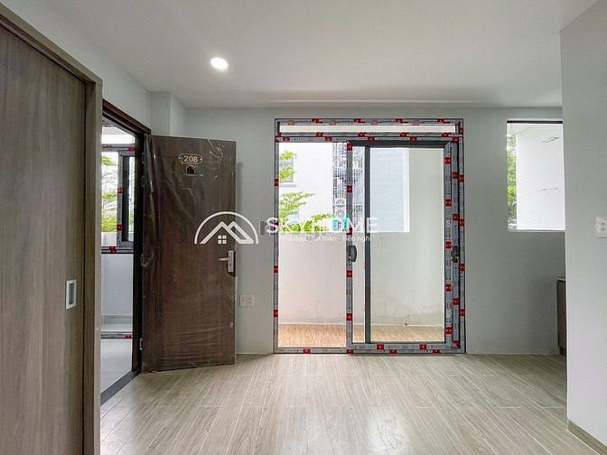 Hình ảnh Phòng ban công + đầy đủ nội thất gần LOTTE Quận 7
