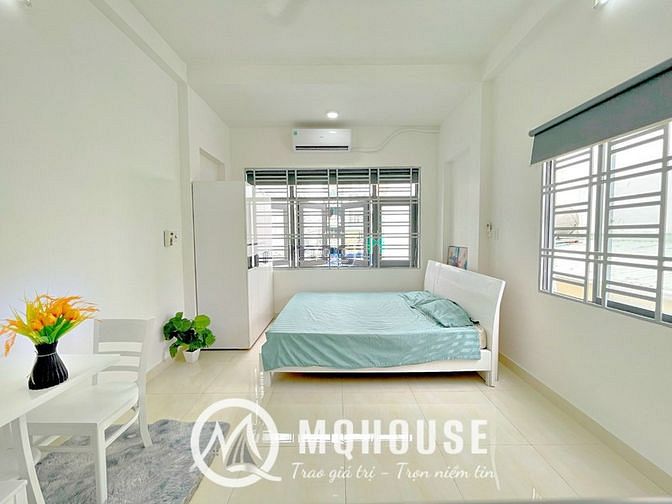 Hình ảnh Mb6623 nạp rút nhanh chóng studio Trương Công Định - màu sắc tối giản